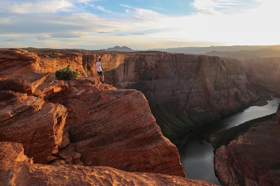 Free Image of Stunning sunset view at Horseshoe Bend in Arizona 