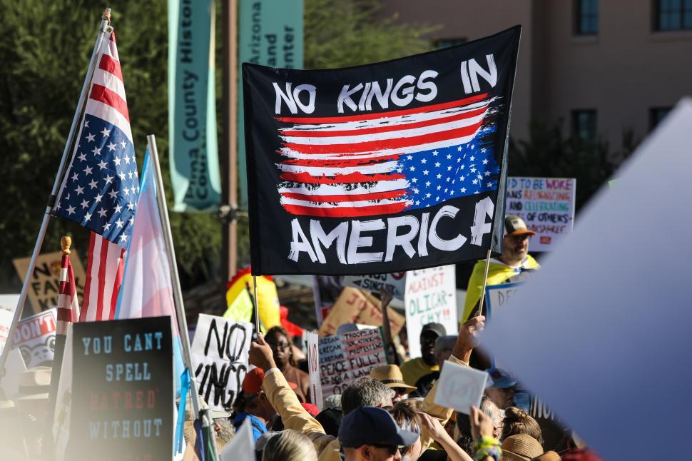 Free Image of Crowd protests against monarchy in public gathering promoting democracy 