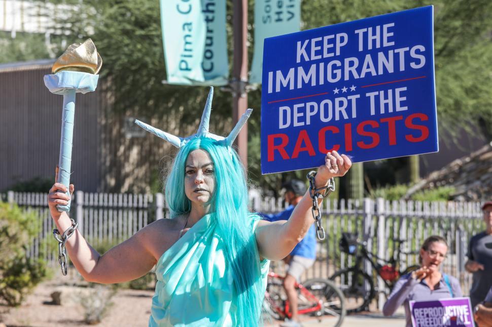 Free Image of Protesters rally for immigrant rights in Tucson with powerful message 