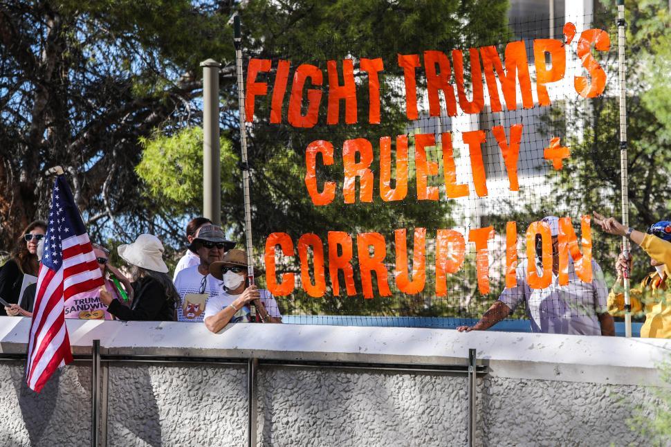 Free Image of Protesters rally against Trump in a strong display of opposition to his policies 