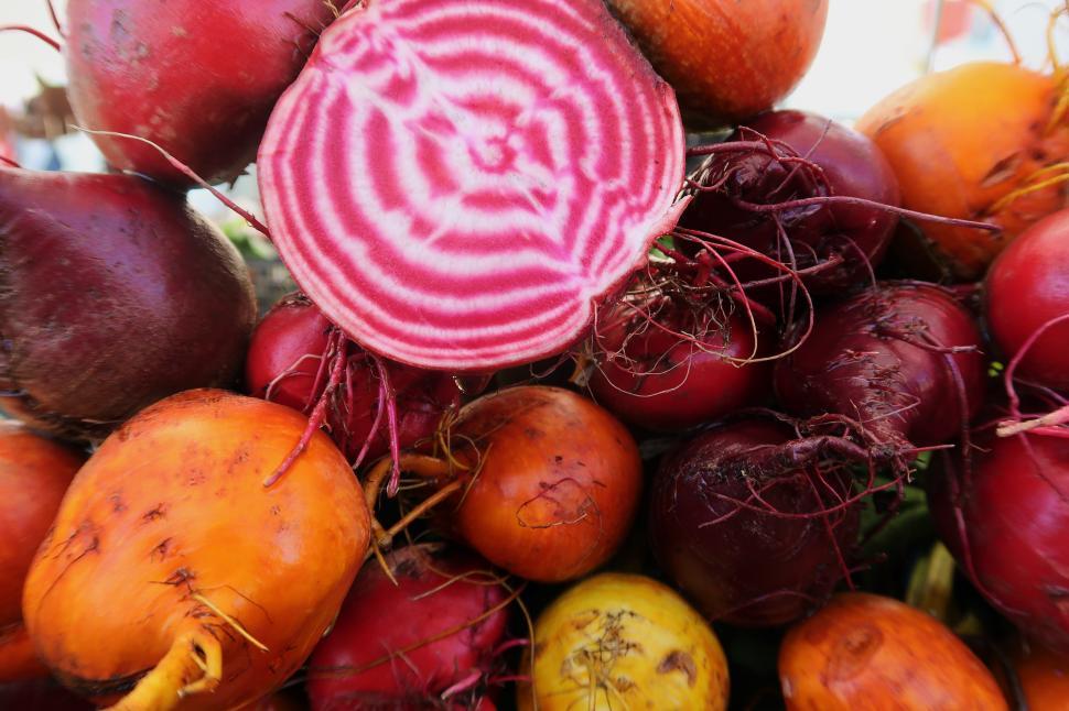 Free Image of Colorful beets gathered at a local market in autumn 
