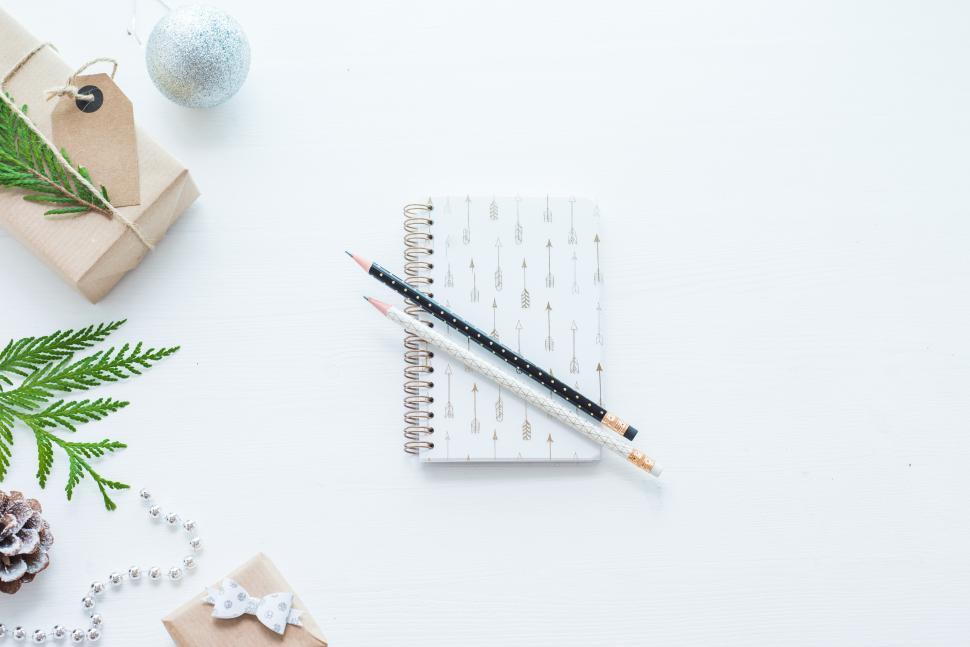 Free Image of Beautiful stationery arrangement on a white surface 