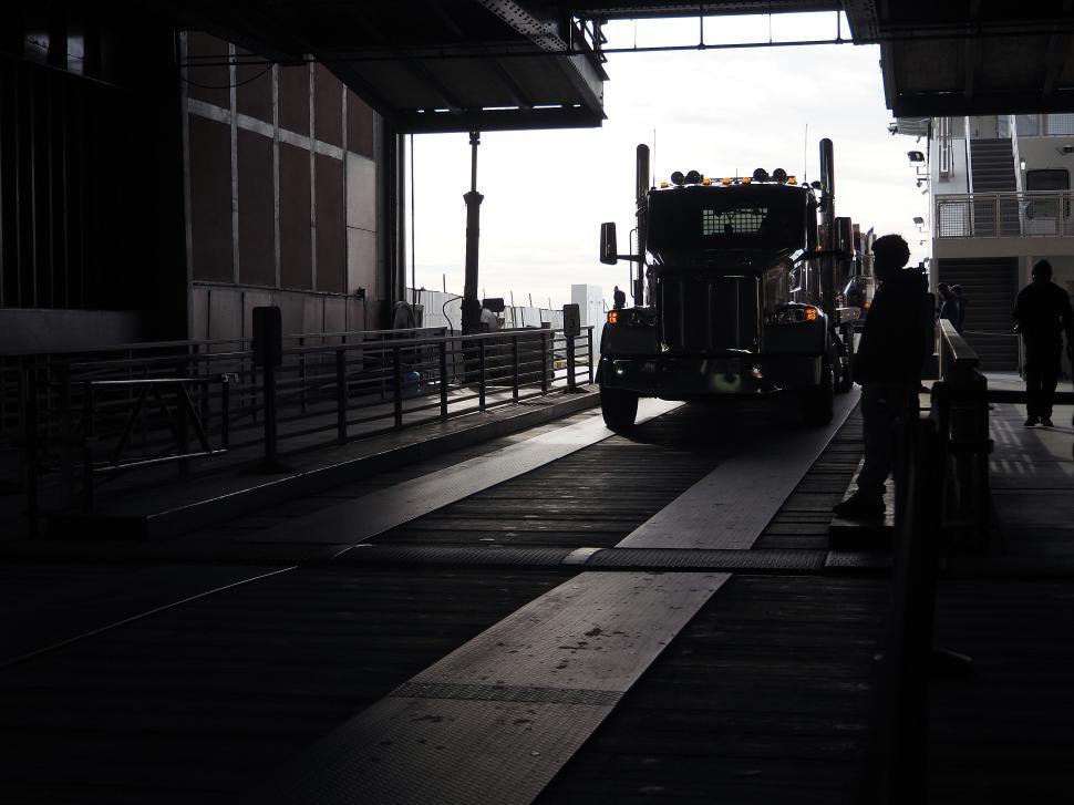 Free Image of Disembarking A Ferry 