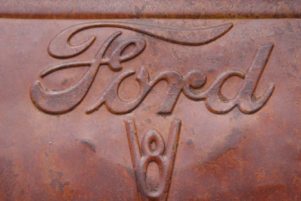 Free Image of Ford V8 - Logo 