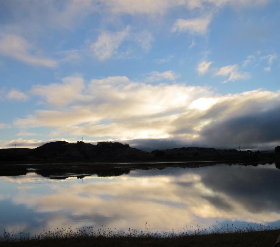 Free Image of Early morning reflections 