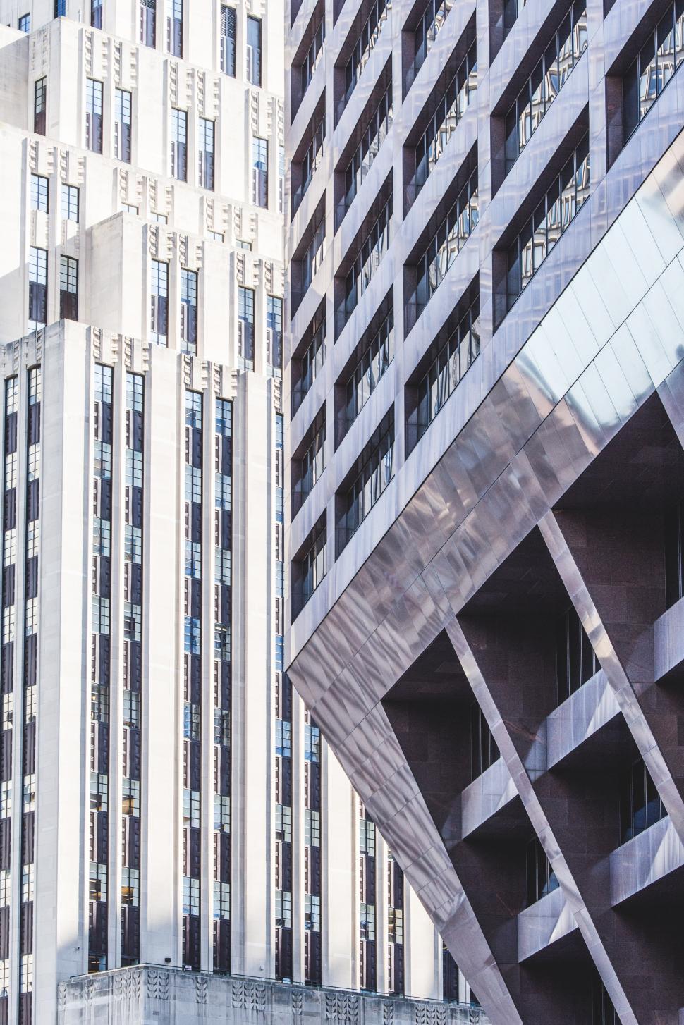 Free Image of Exploring modern architecture in an urban setting 