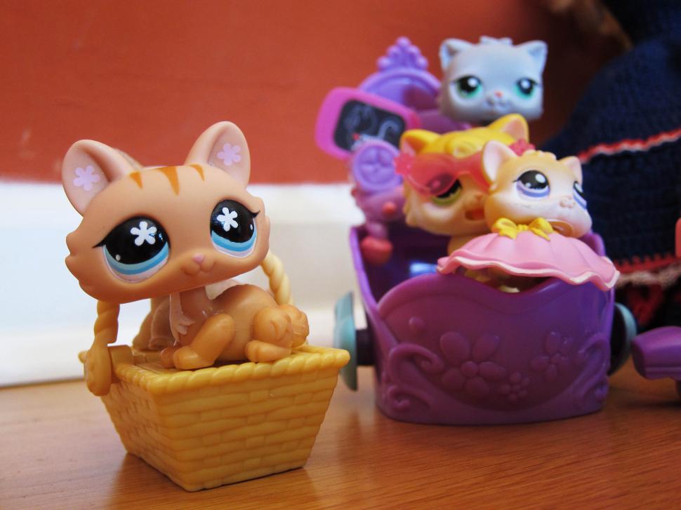 Free Image of Toy Kittens 