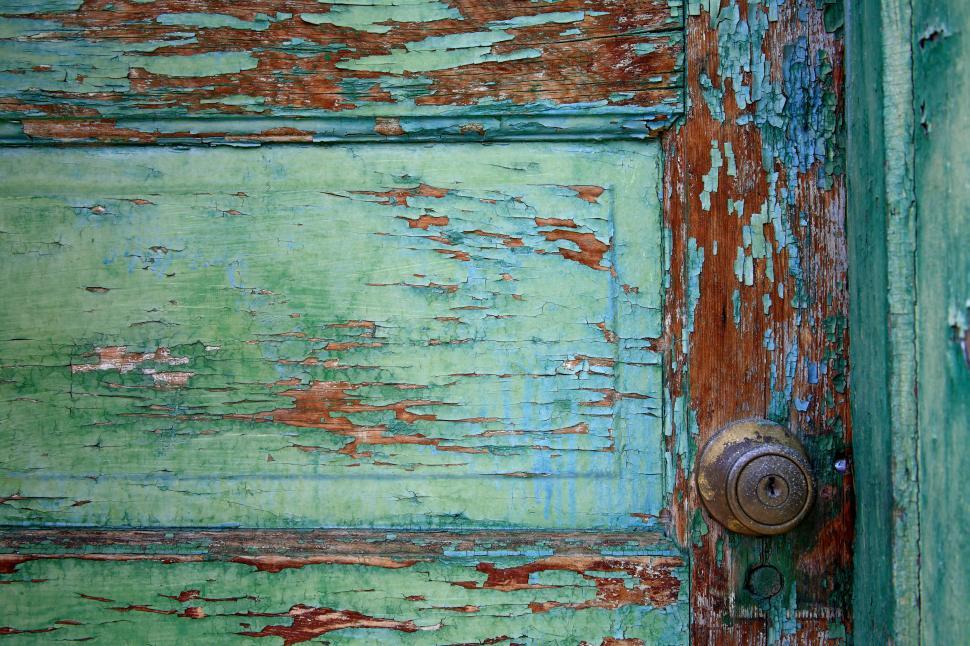 Free Image of peeling door paint 