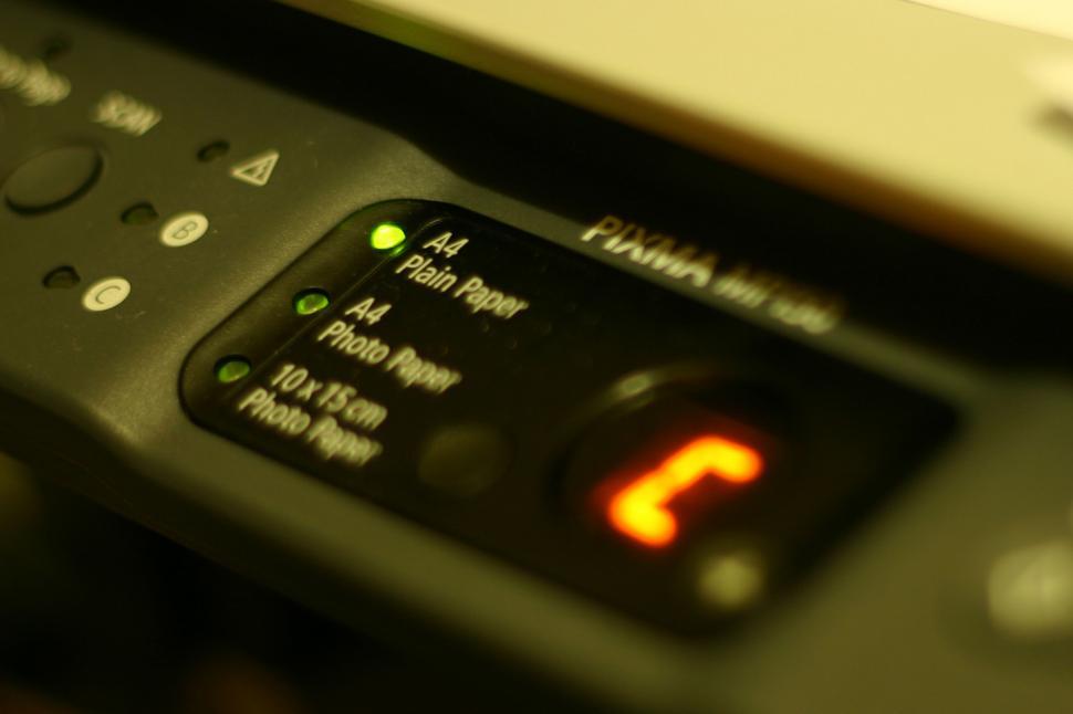 Free Image of Close Up of Radio With Clock 