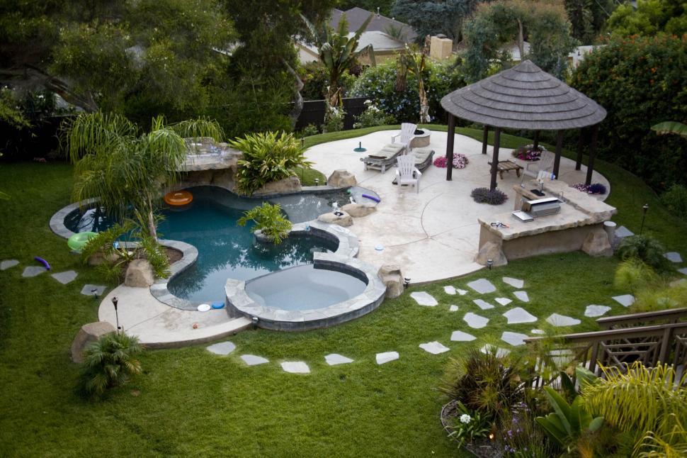 Free Image of Outdoor pool 