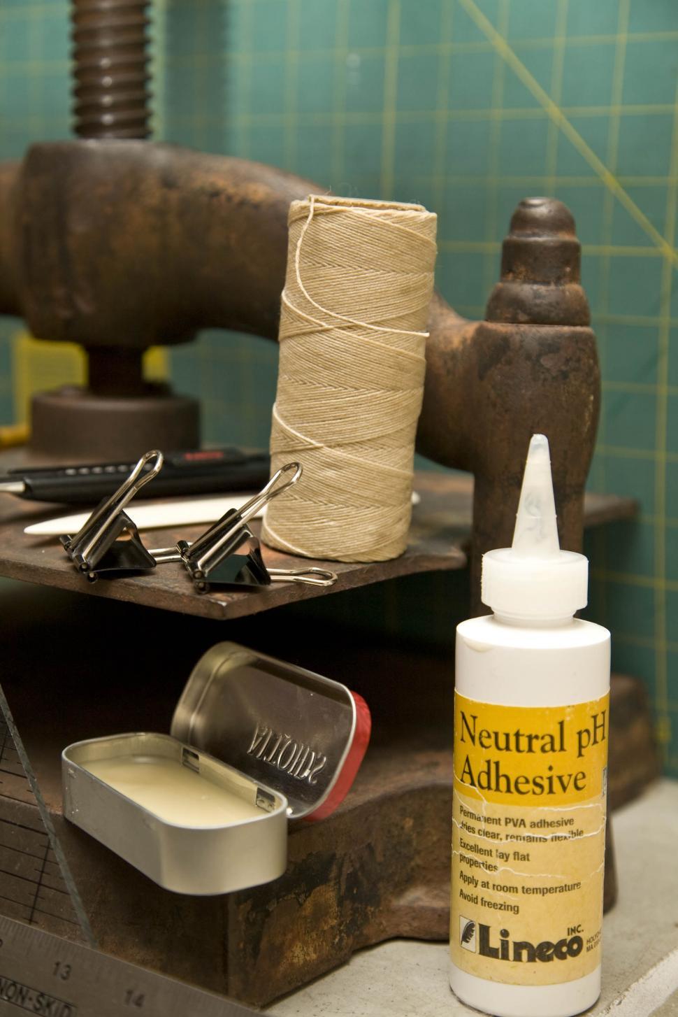 Free Image of craft supplies 