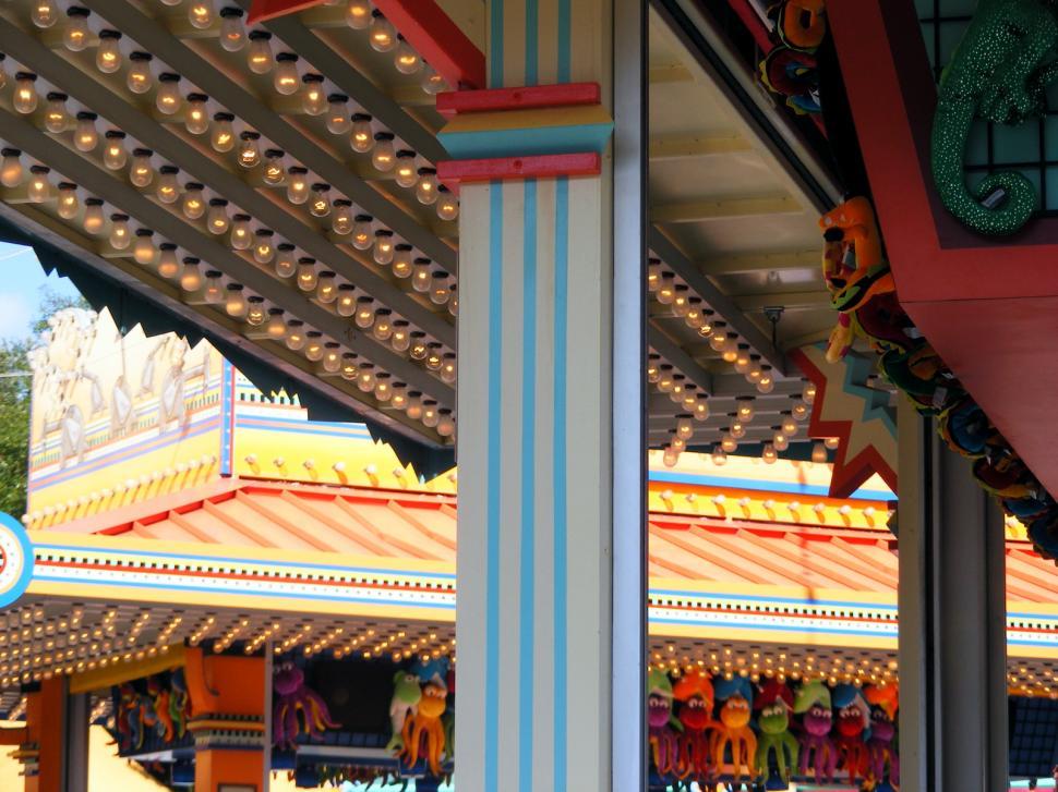 Free Image of Midway Lights 