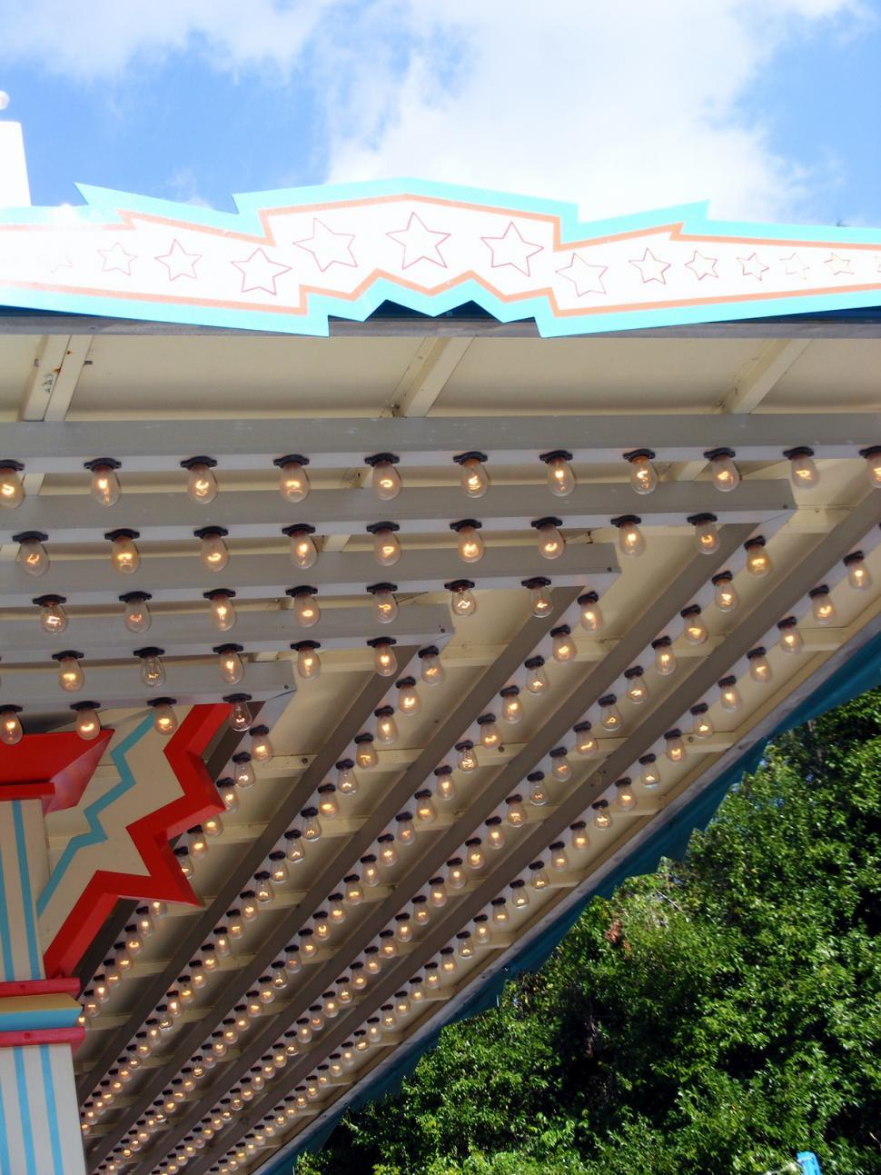 Free Image of Midway Lights II 