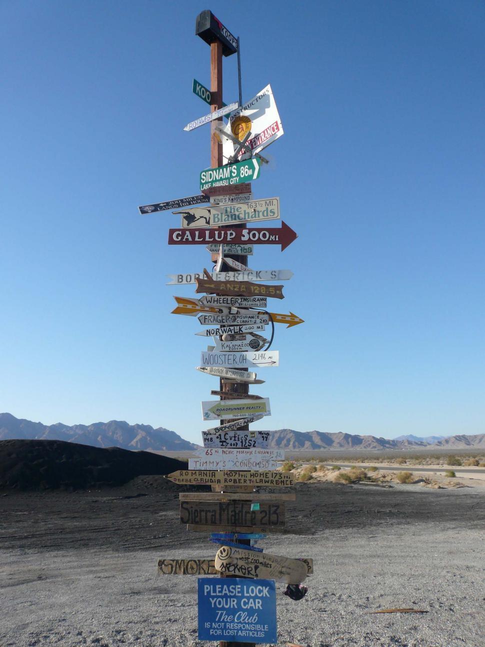 Free Image of Directional Signs in California 