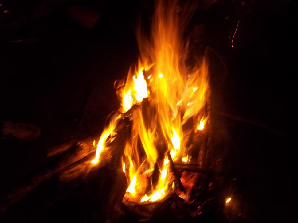 Free Image of Il sacro fuoco per il rituale Equinozio Autunno 