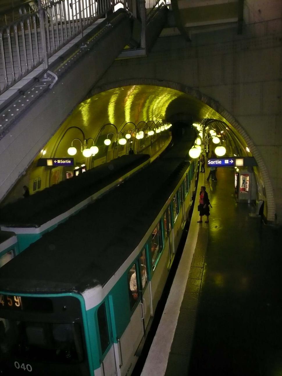 Free Image of Paris Subway 
