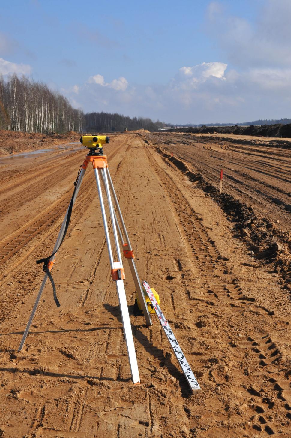 Free Image of Leveling equipment 