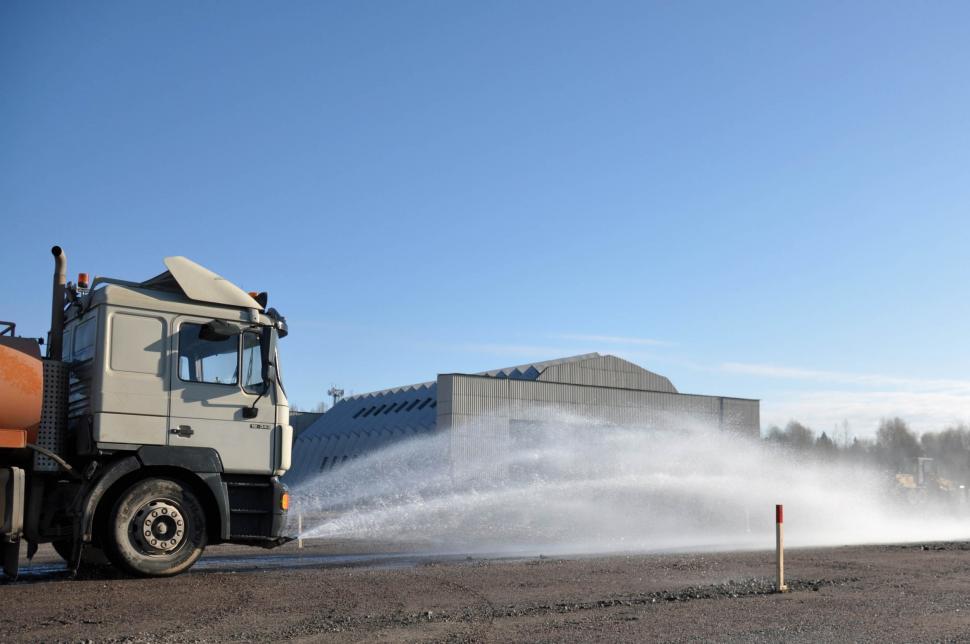 Free Image of Water tank truck 