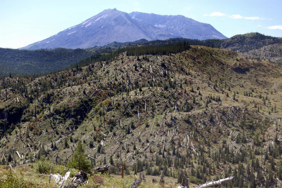Free Image of Mount St. Helens 