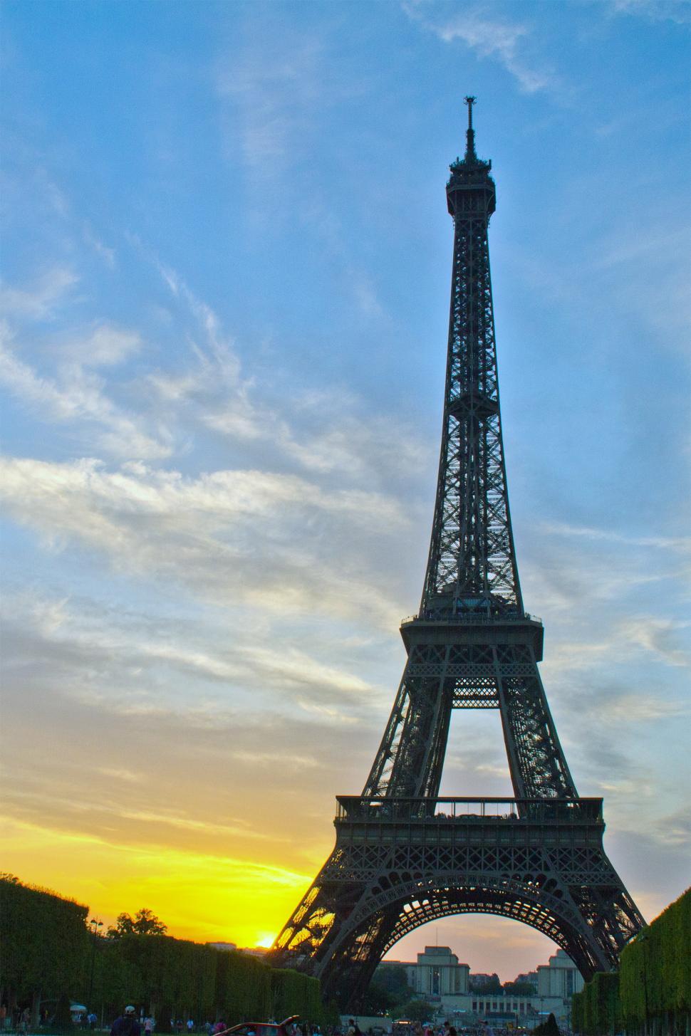 Free Image of Eiffel Tower 