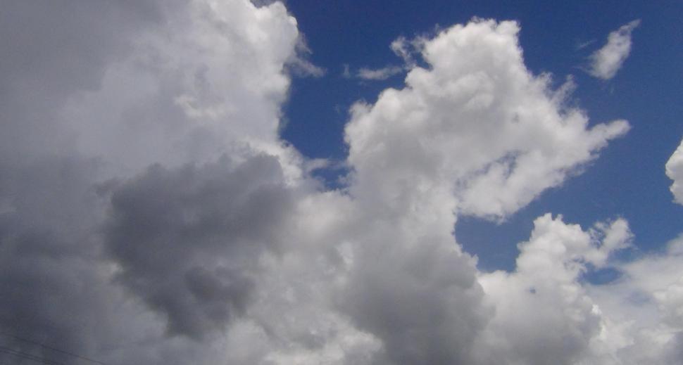 Free Image of Not Quite Clear Skies 