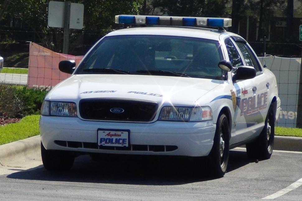 Free Image of Gleaming Police Cruiser 