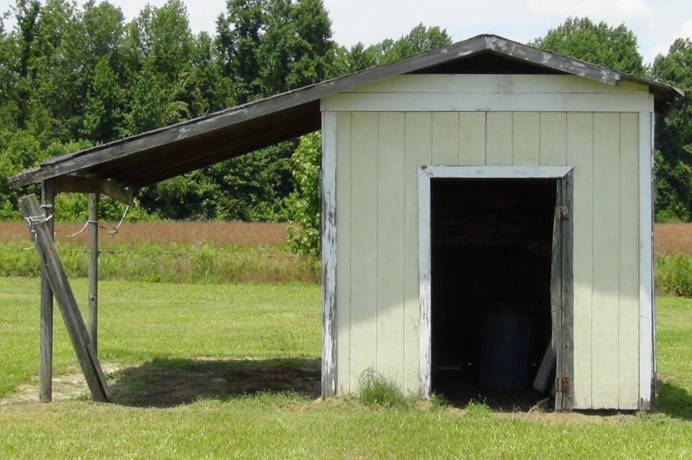Free Image of Backyard Shed 
