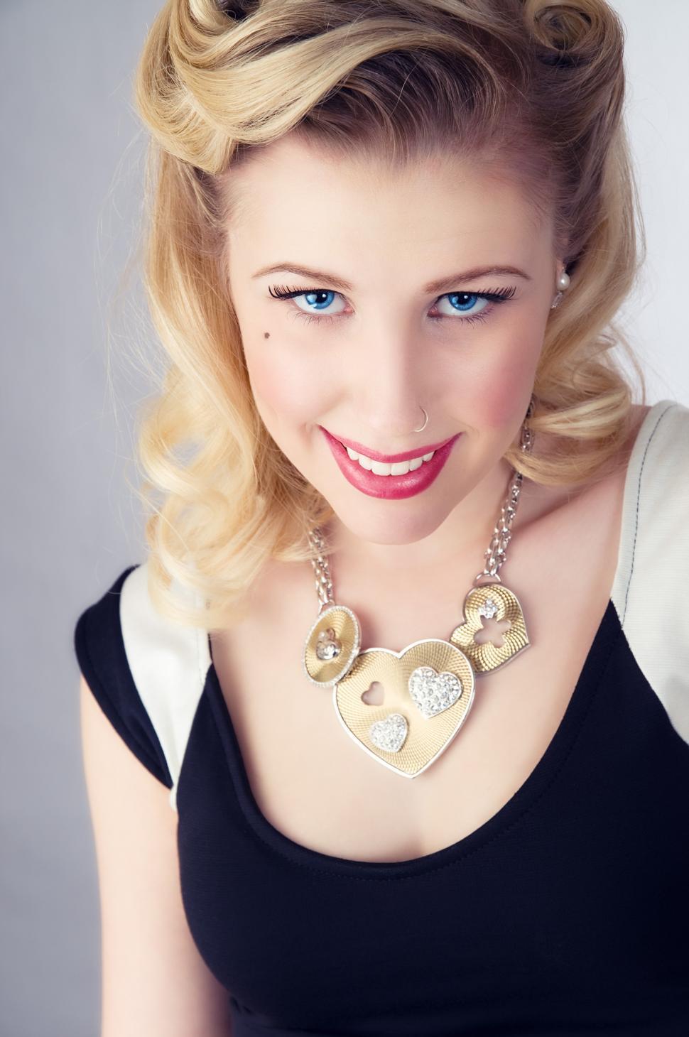 Free Image of Classy model looks at camera 