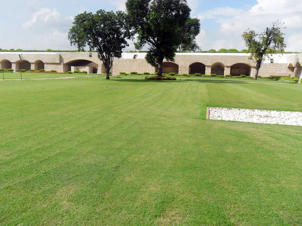Free Image of Green garden in Rajghut 