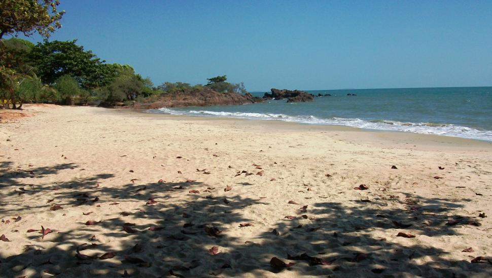 Free Image of Deserted Beach 