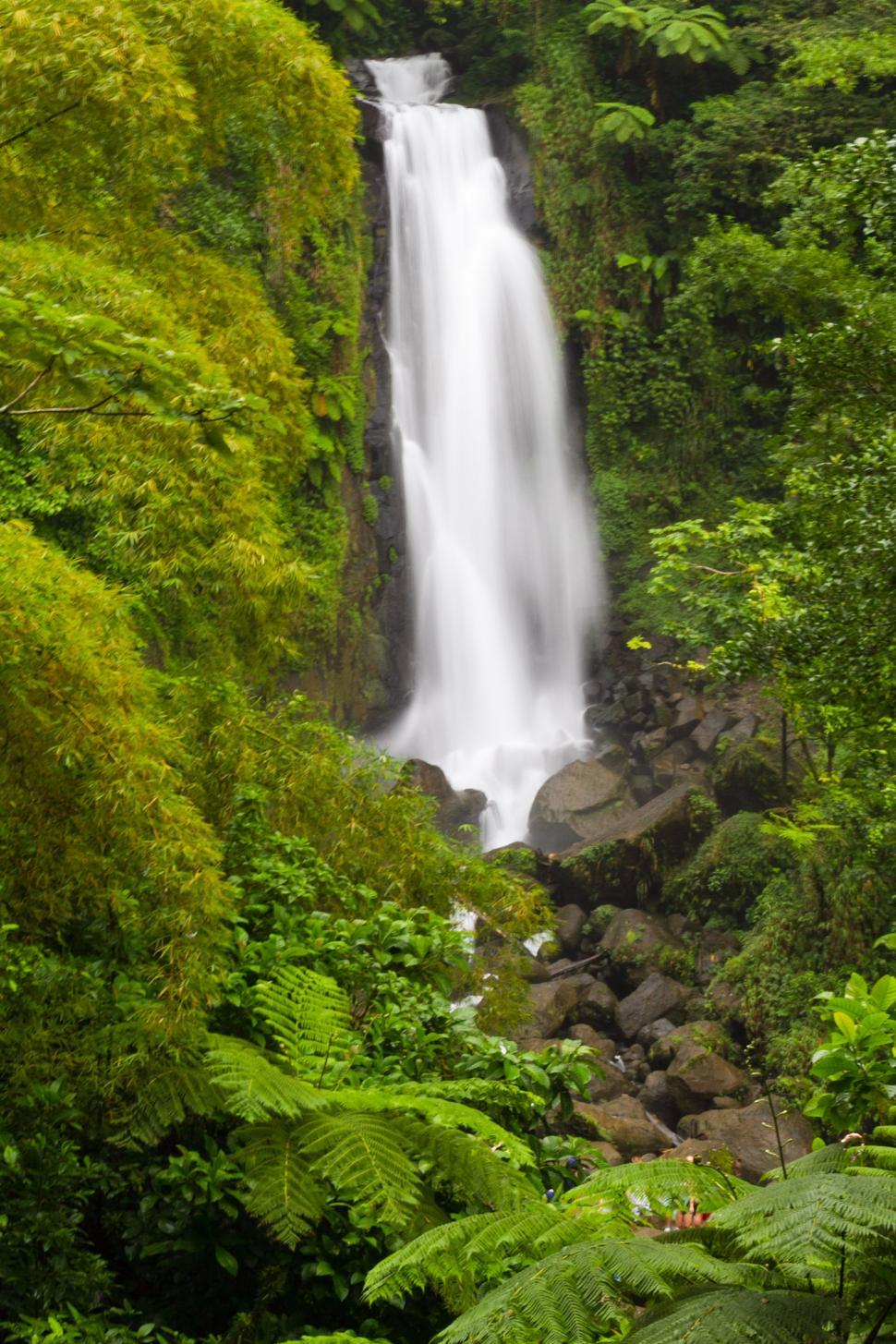 Free Image of Waterfall 