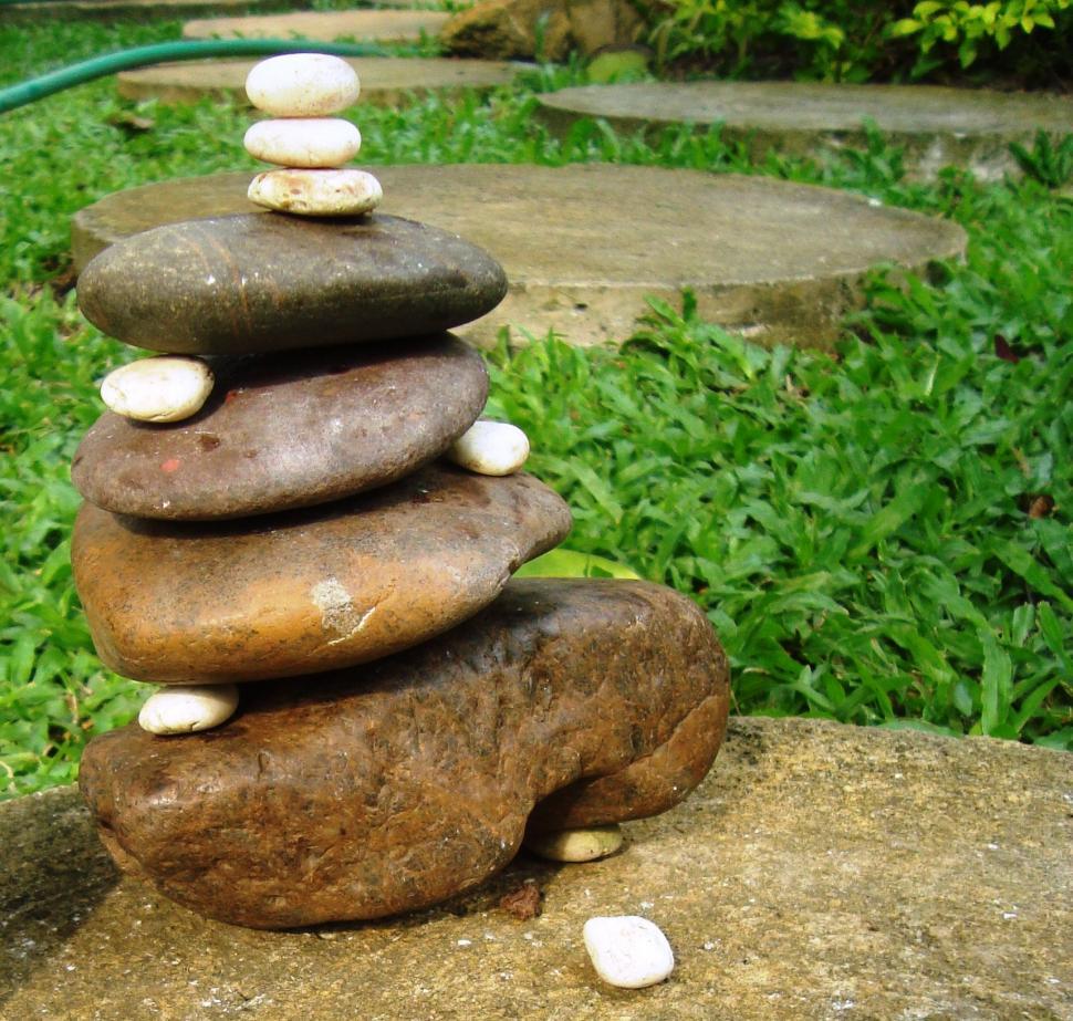 Free Image of Pebble Balance 