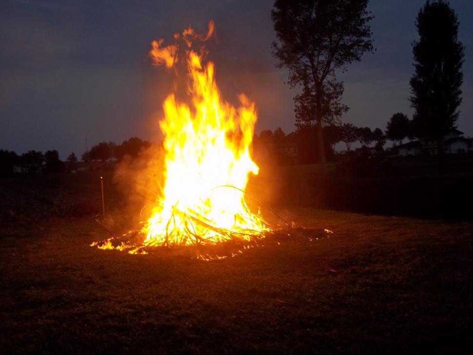 Free Image of Pagan Spring Equinox - Bonfire at night 