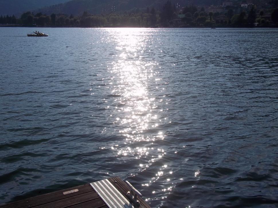 Free Image of Tramonto del sole sul lago di Endine 