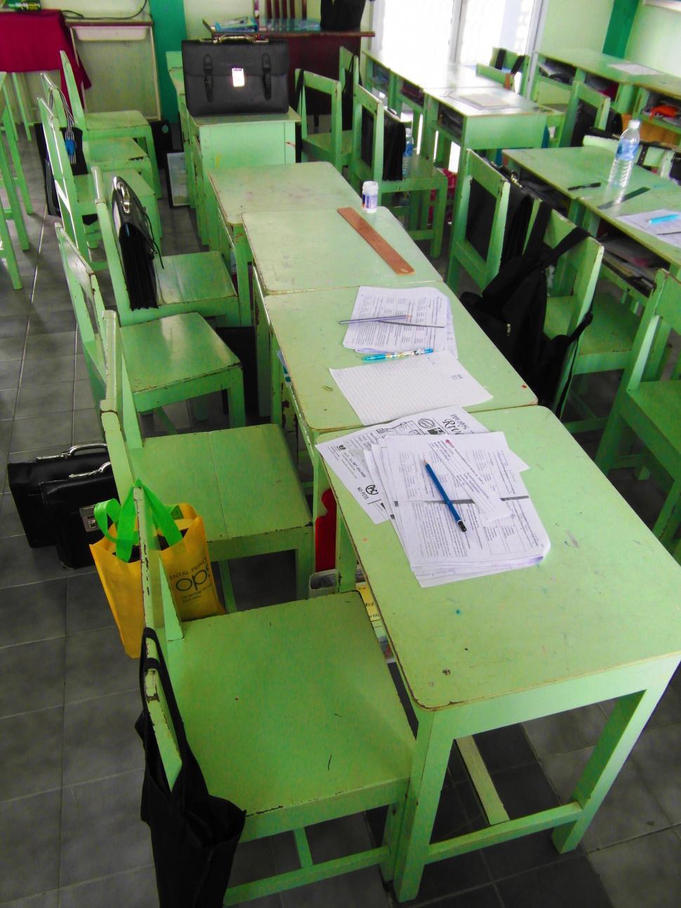 Free Image of Classroom Desks 