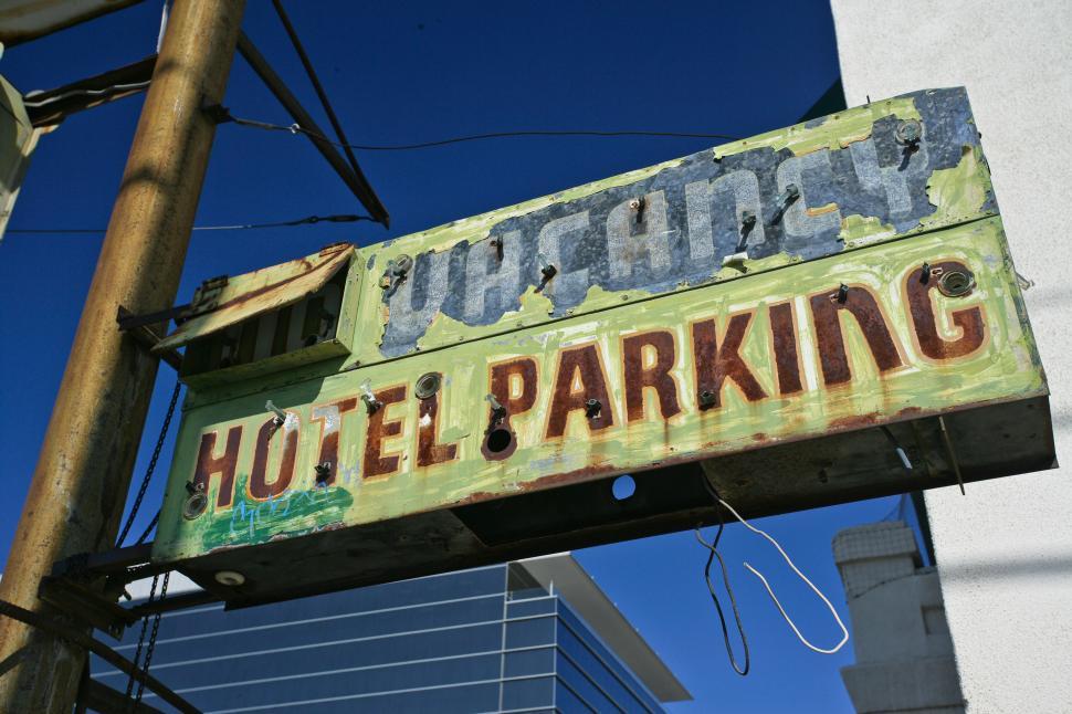 Free Image of Rusty Sign 
