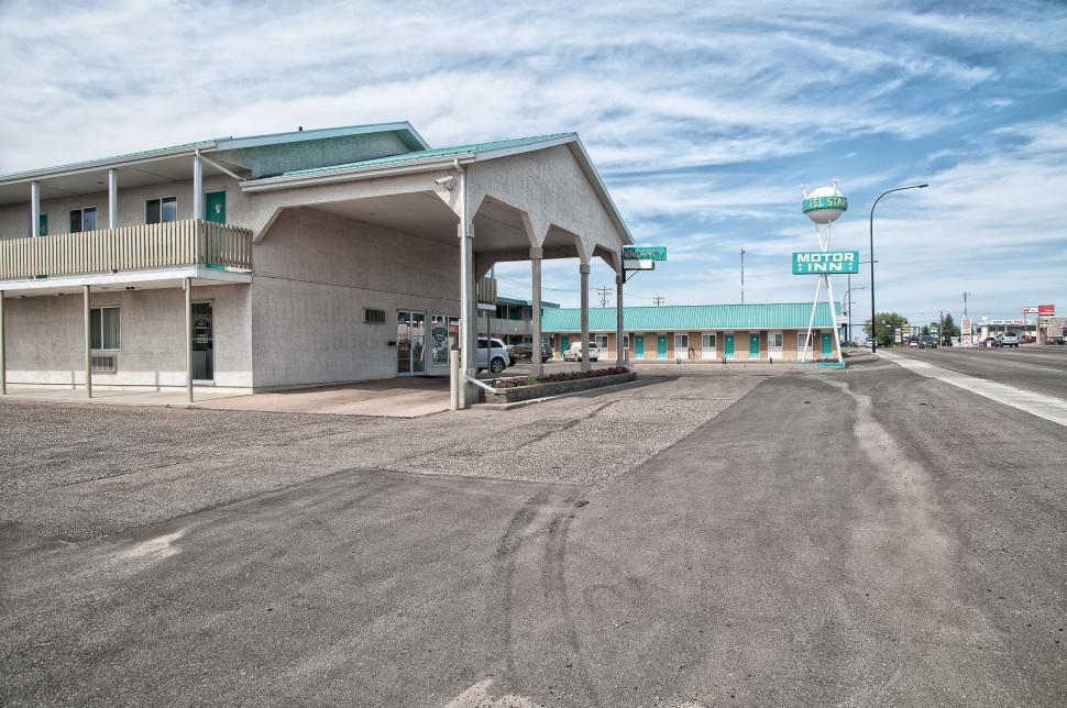 Free Image of Vintage Motor Inn 