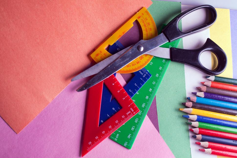 Free Image of Art Supplies 