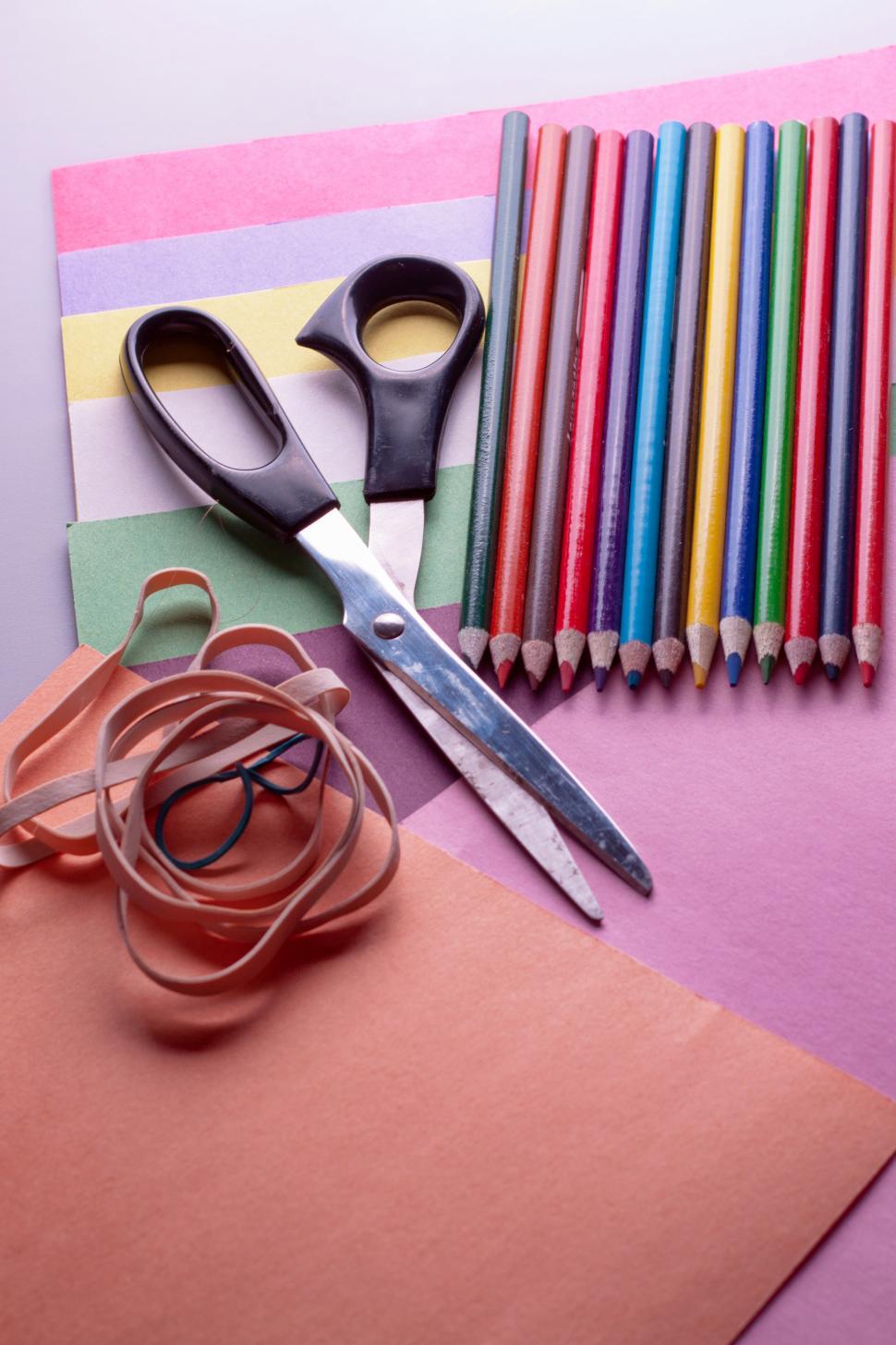 Free Image of Art Supplies 