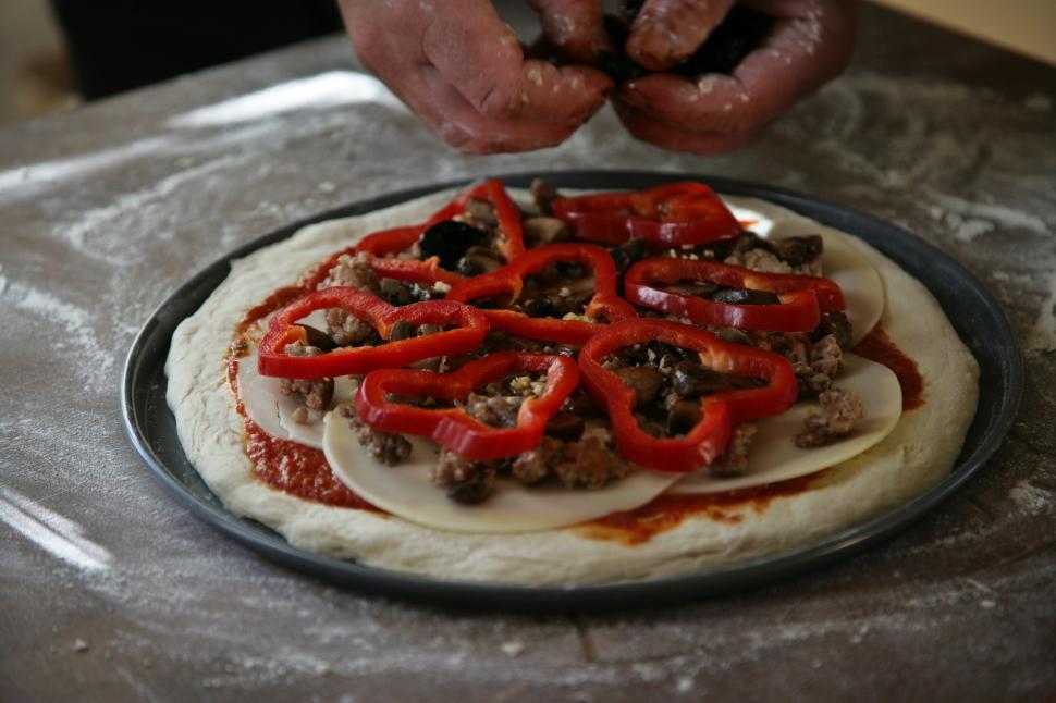 Free Image of Delicious Pizza 