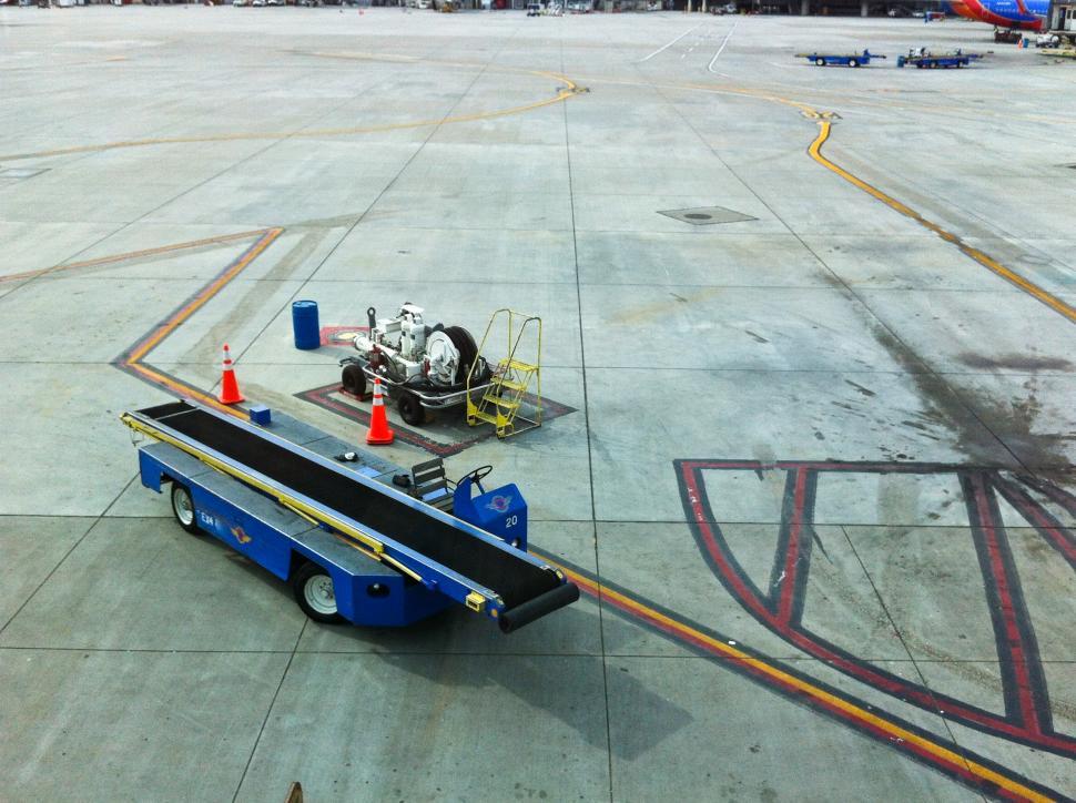 Free Image of Airport Gear 