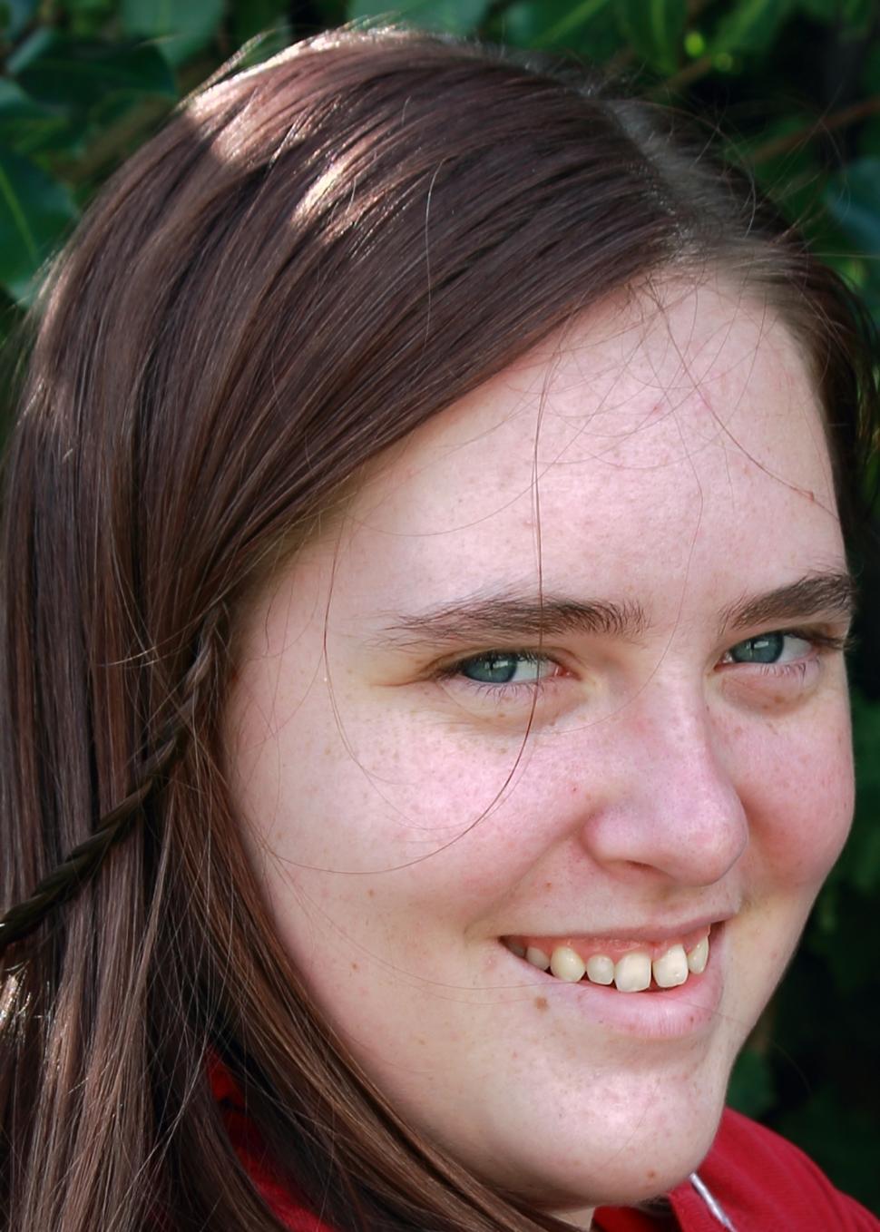 Free Image of Smiling teenager 