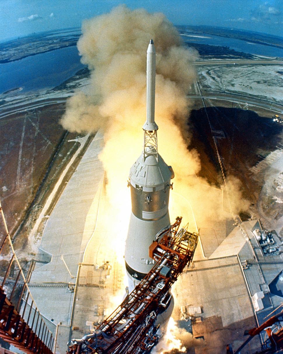 Free Image of Launch 