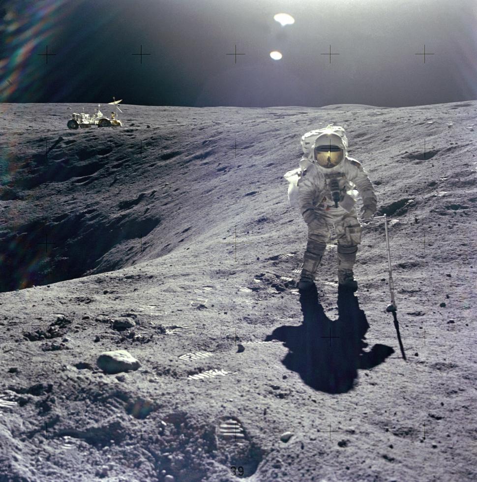 Free Image of Duke on the Craters Edge 