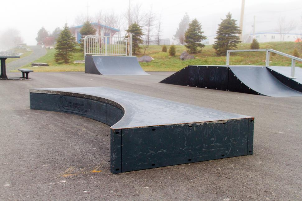 Free Image of Skateboarding 