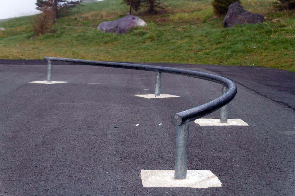 Free Image of Skateboarding 