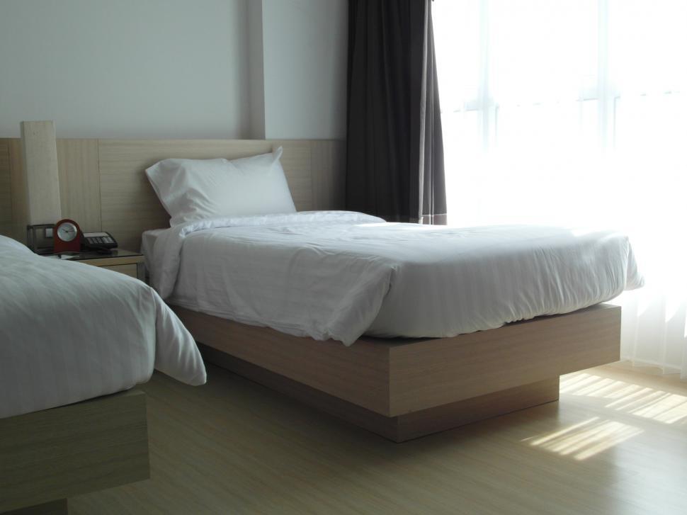 Free Image of Single Bed 