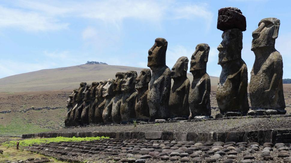 Free Image of Easter Island Statues 