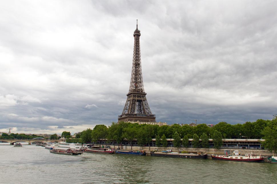 Free Image of Eiffel Tower 