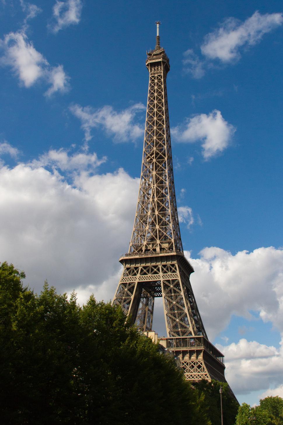 Free Image of Eiffel Tower 